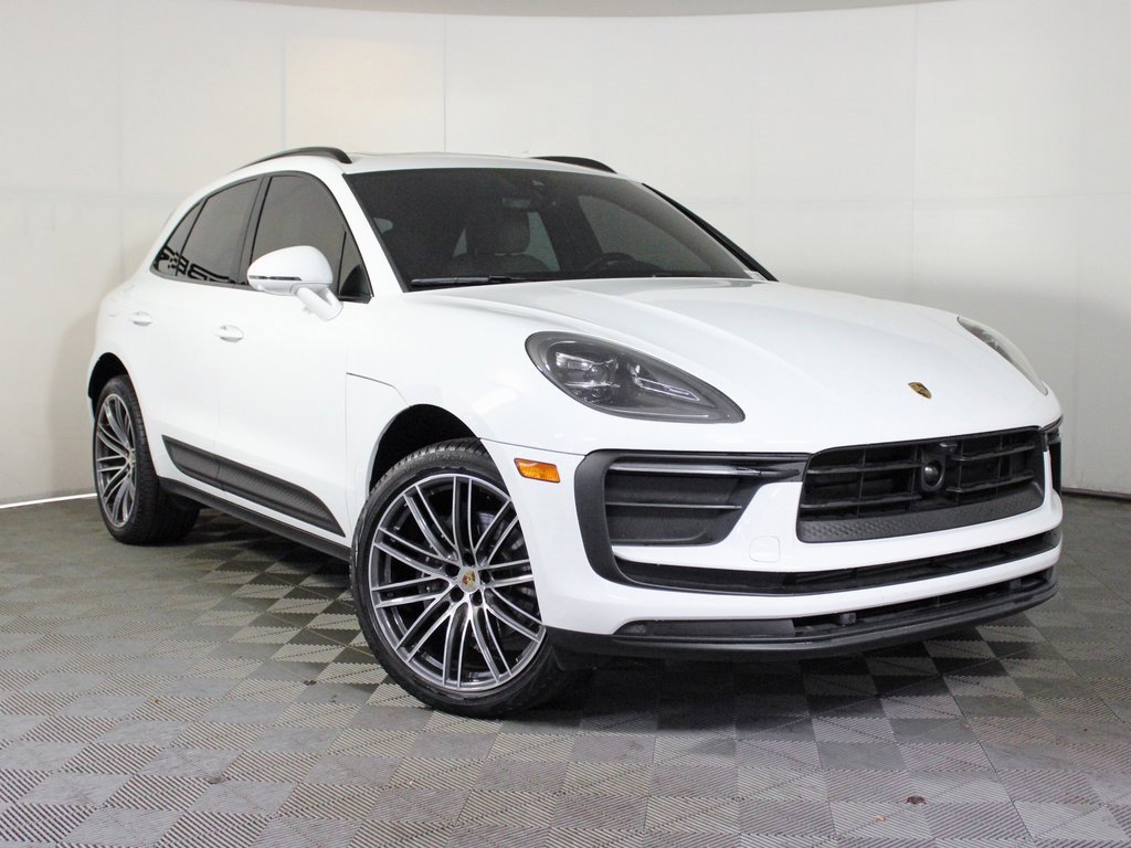 Used 2025 Porsche Macan w/ Premium Package Plus image 9