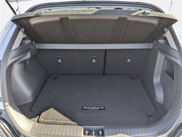 Used 2022 Hyundai Kona SE image 7