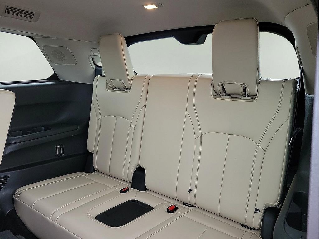 Used 2023 INFINITI QX60 Sensory w/ Vision Package AWD/4WD image 8