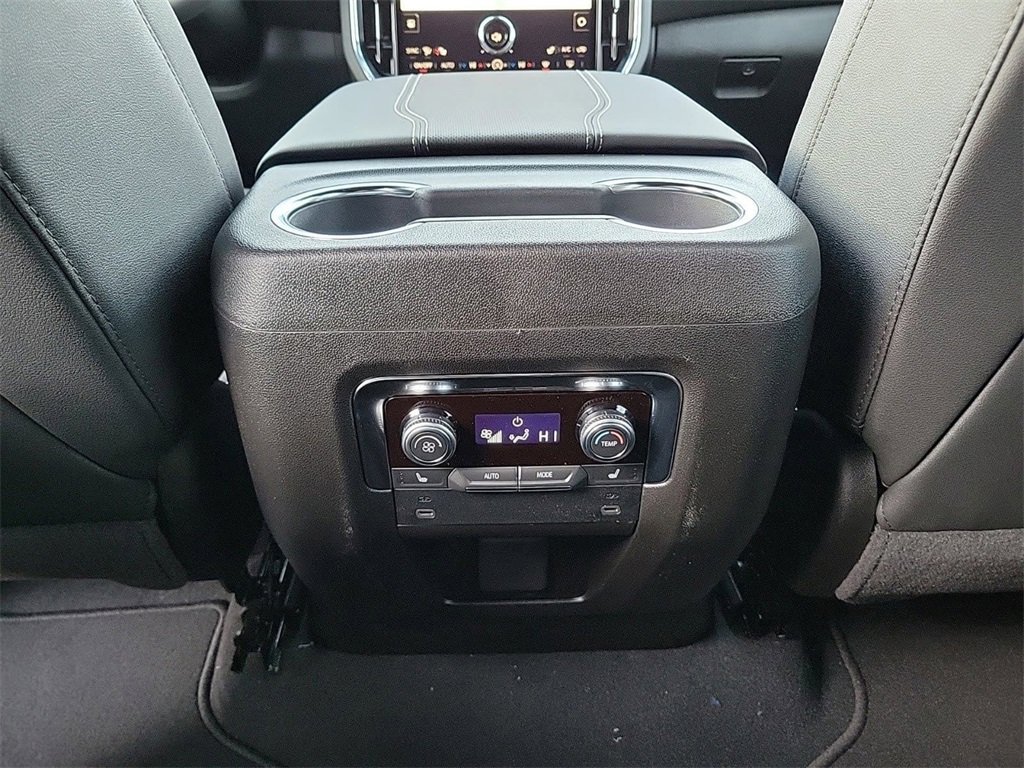 New 2026 GMC Yukon Elevation image 10