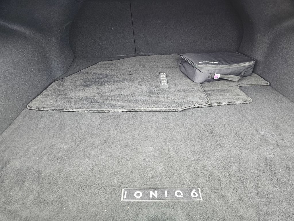 Certified 2024 Hyundai Ioniq 6 SEL RWD image 18