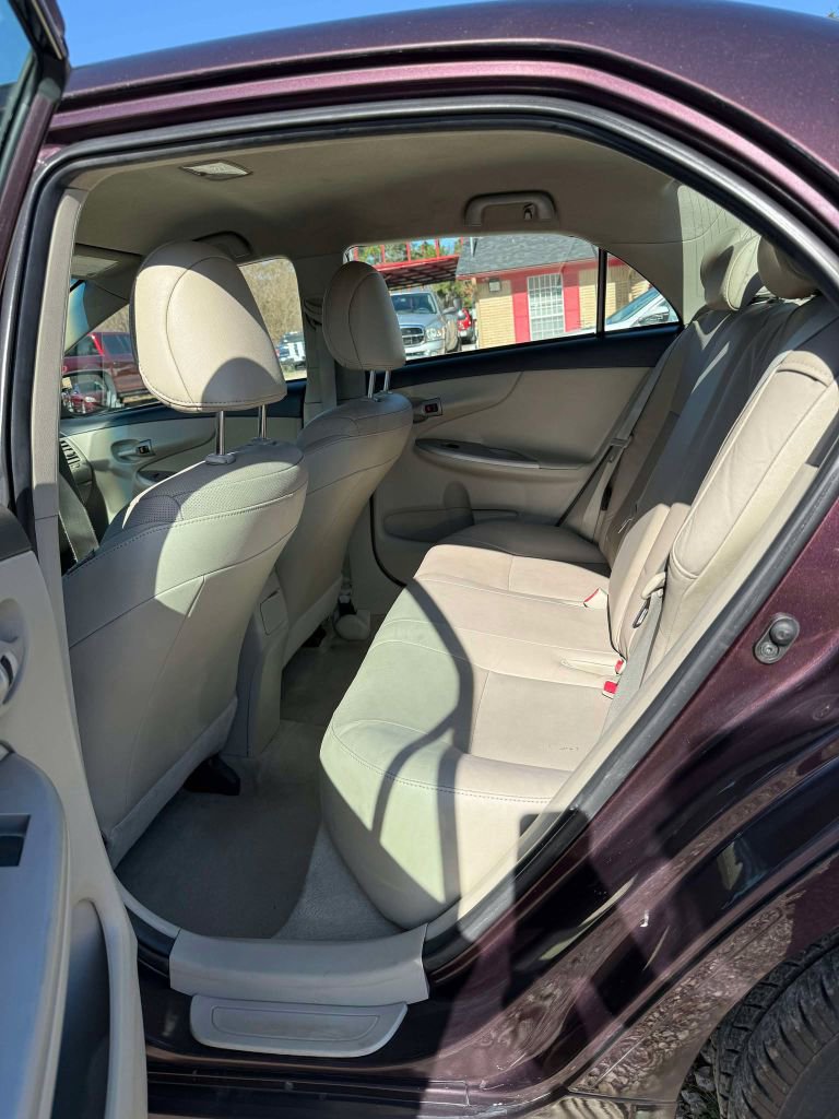 Used 2013 Toyota Corolla image 29