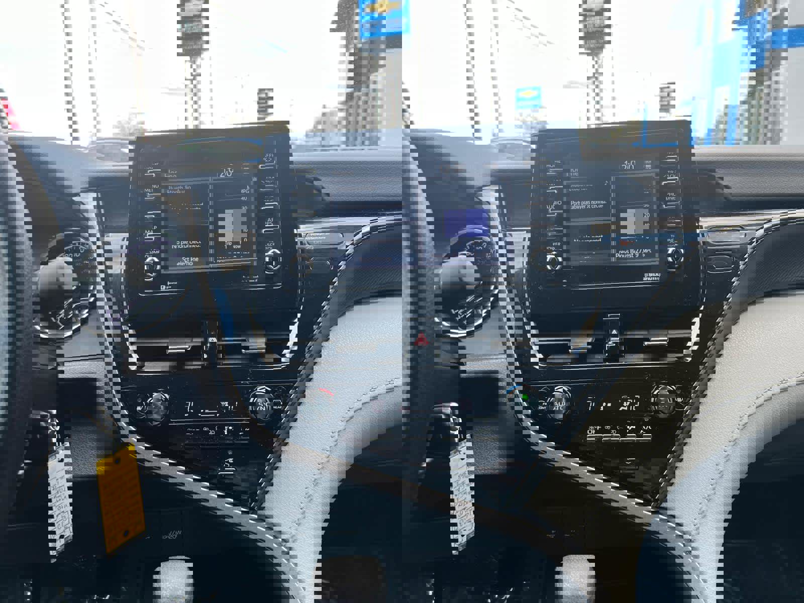 Used 2022 Toyota Camry LE image 25