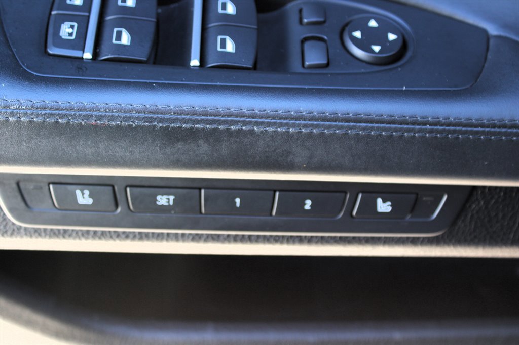 Used 2015 BMW 750i RWD image 29