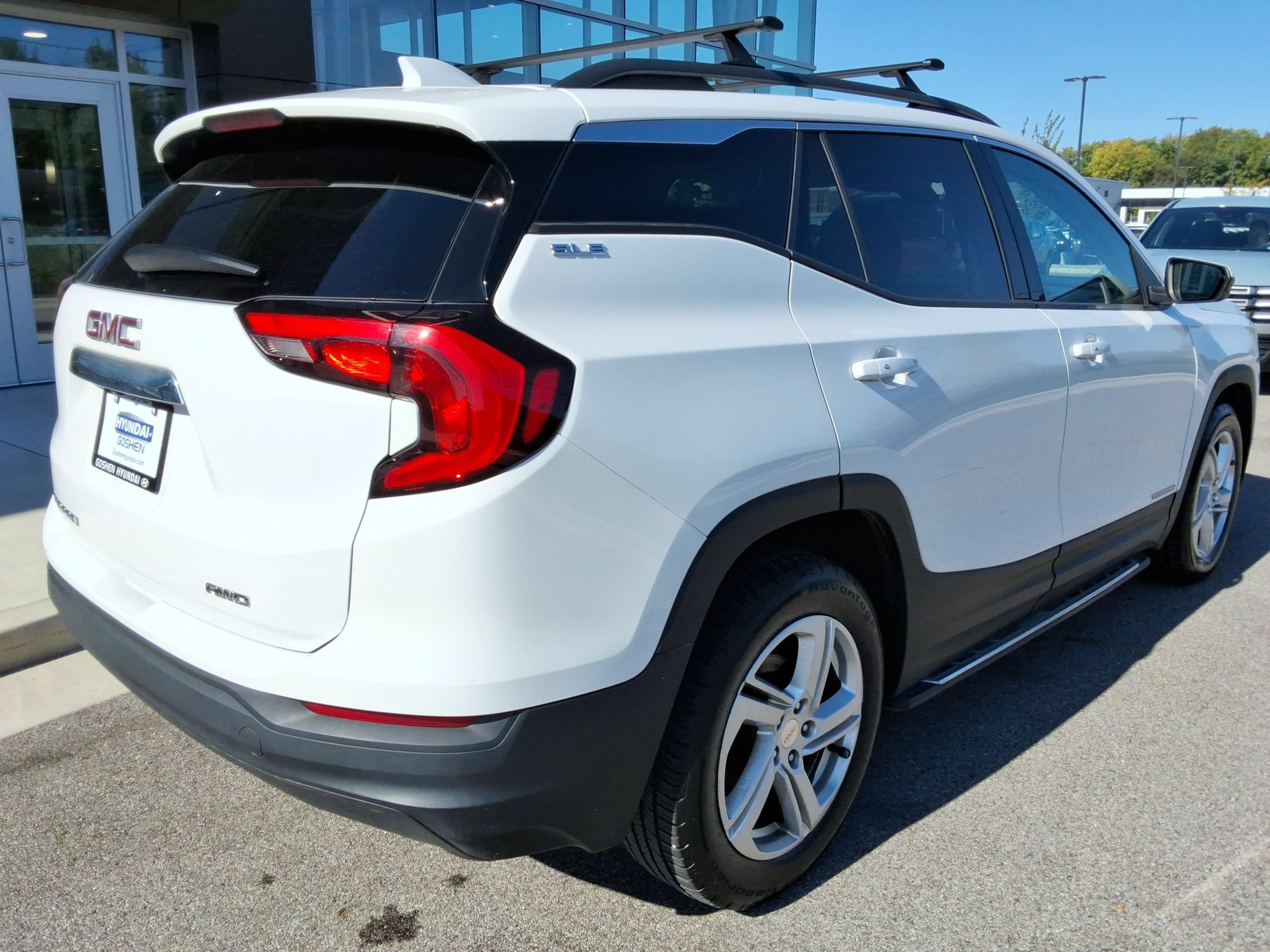 Used 2020 GMC Terrain SLE w/ Driver Convenience Package AWD/4WD image 13