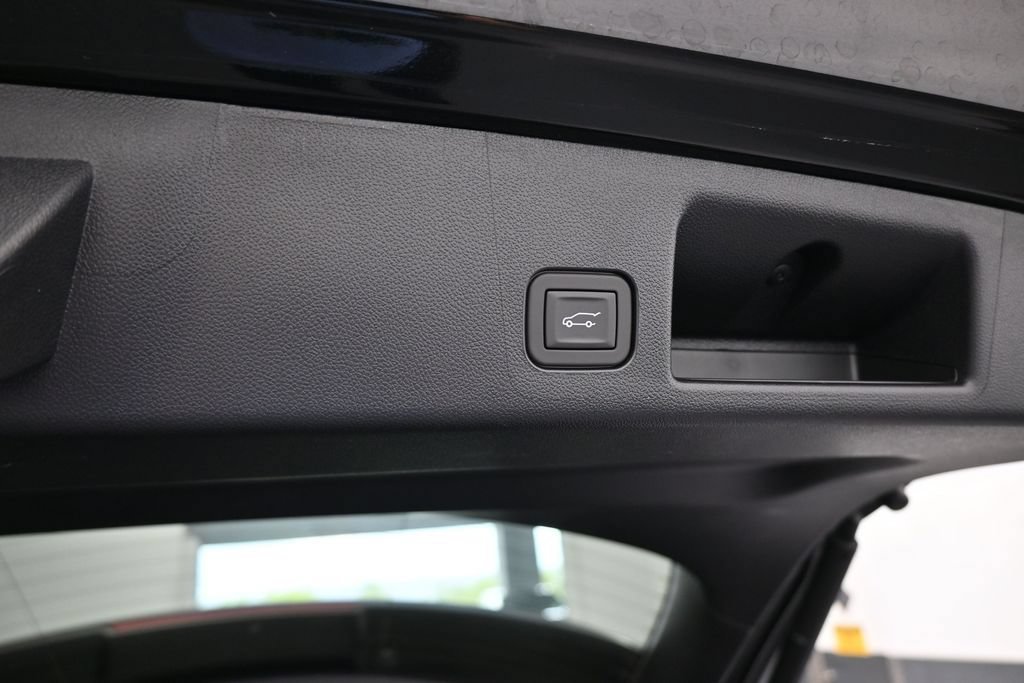 Used 2026 Chevrolet Equinox EV LT FWD image 47