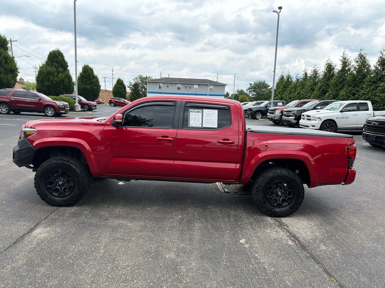 Used 2020 Toyota Tacoma SR5 w/ Technology Package AWD/4WD image 2