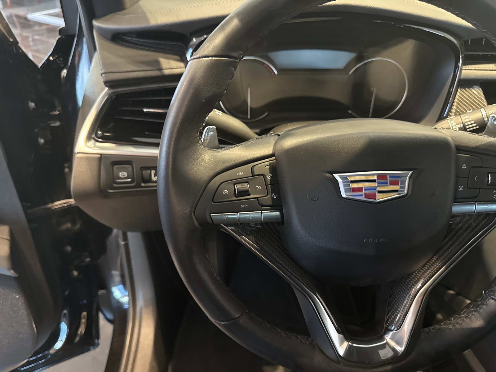 New 2025 Cadillac XT6 Sport image 27