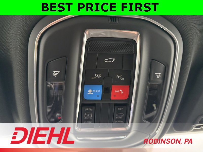 New 2025 Jeep Grand Cherokee Altitude image 32