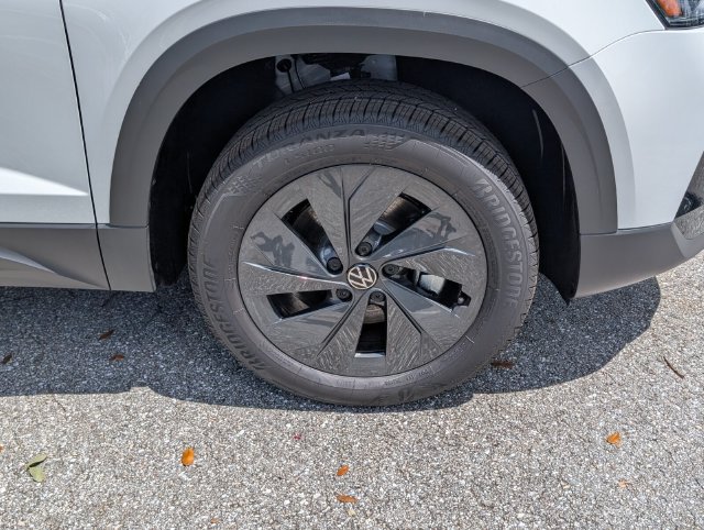 New 2026 Volkswagen Taos S FWD image 18
