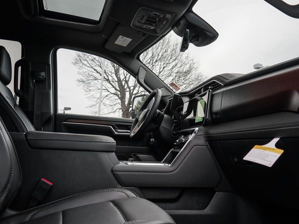 New 2026 GMC Sierra 3500 Denali w/ Denali Reserve Package image 9
