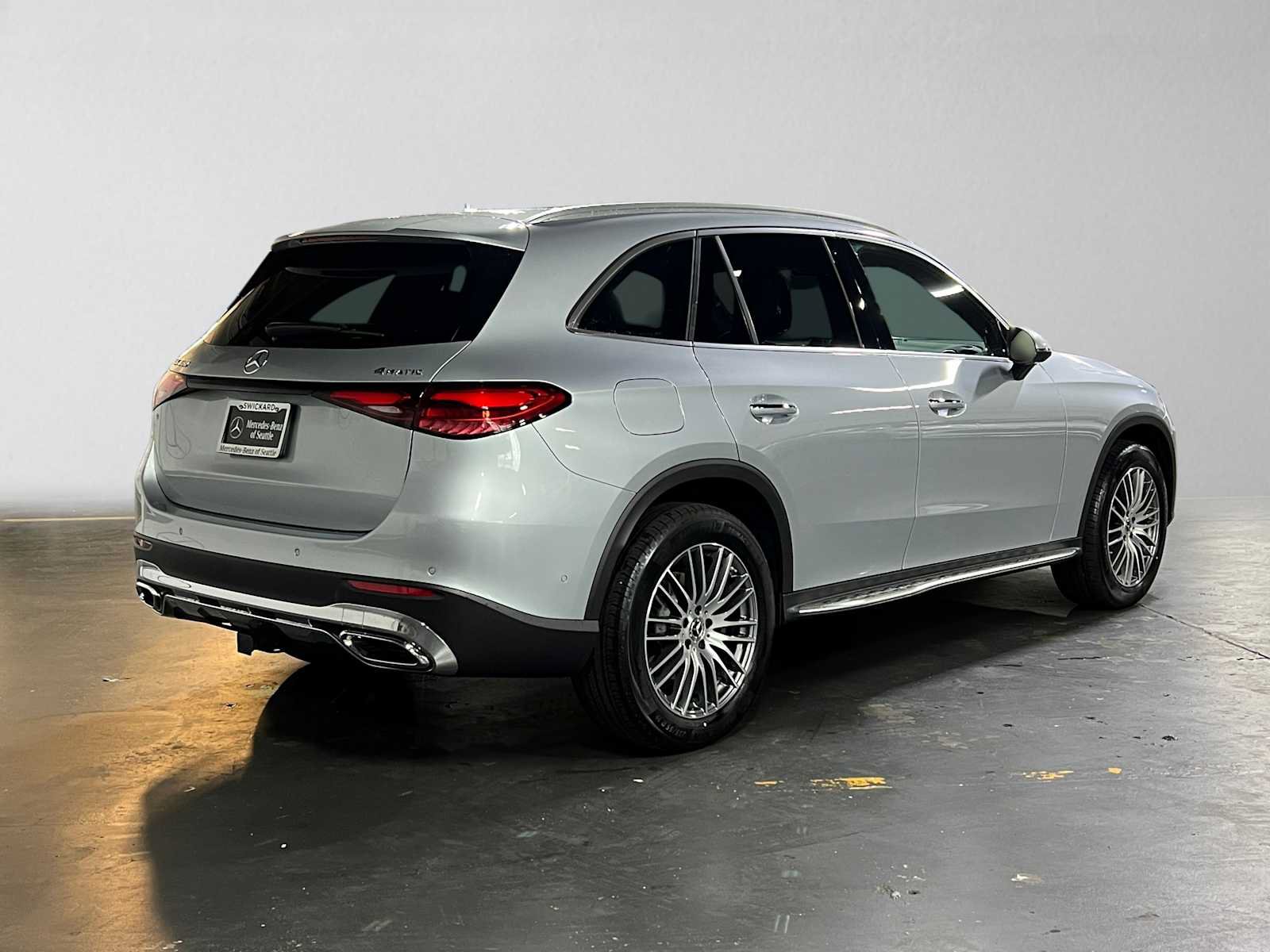 Used 2026 Mercedes-Benz GLC 300 4MATIC image 3