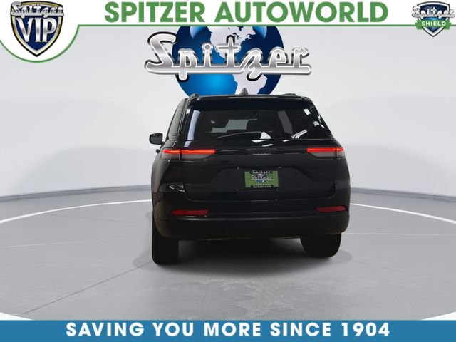 Used 2024 Jeep Grand Cherokee Altitude image 2