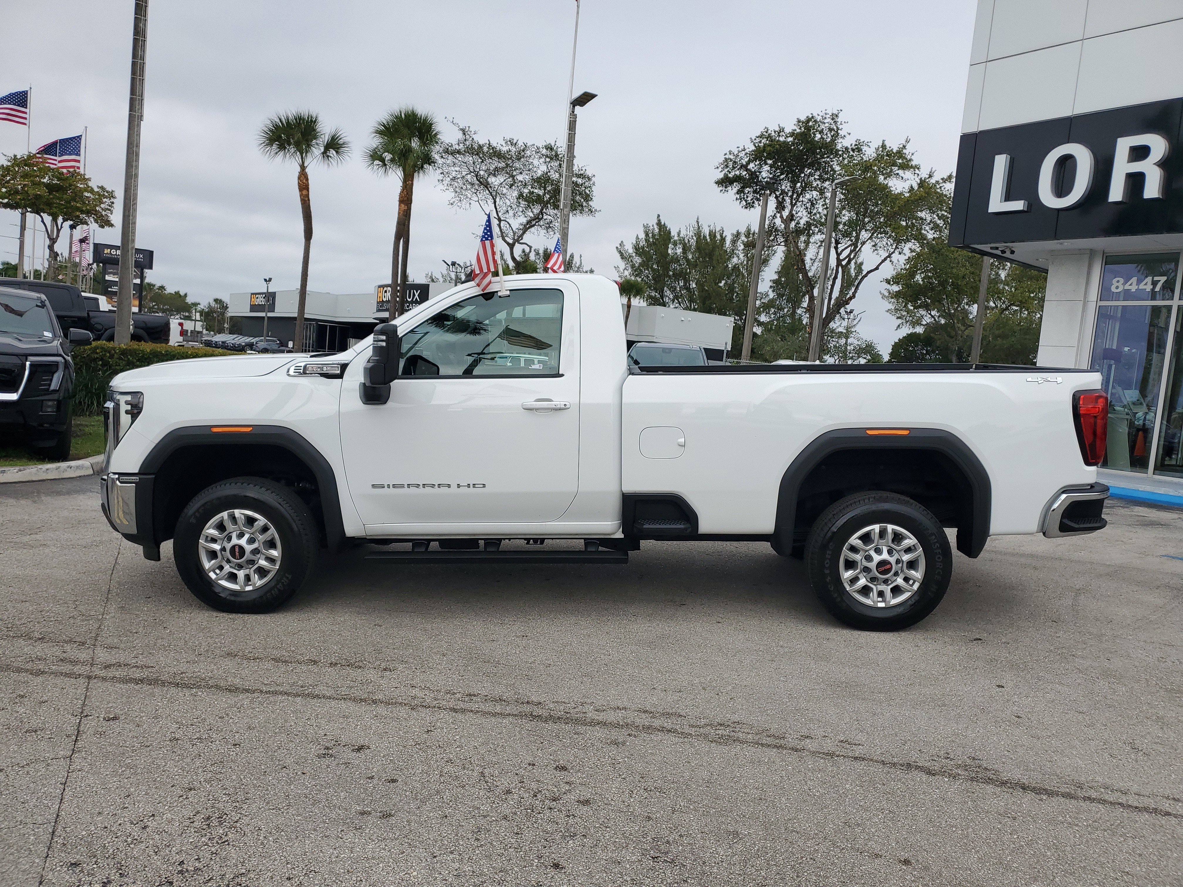Used 2024 GMC Sierra 2500 SLE w/ SLE Convenience Package image 8