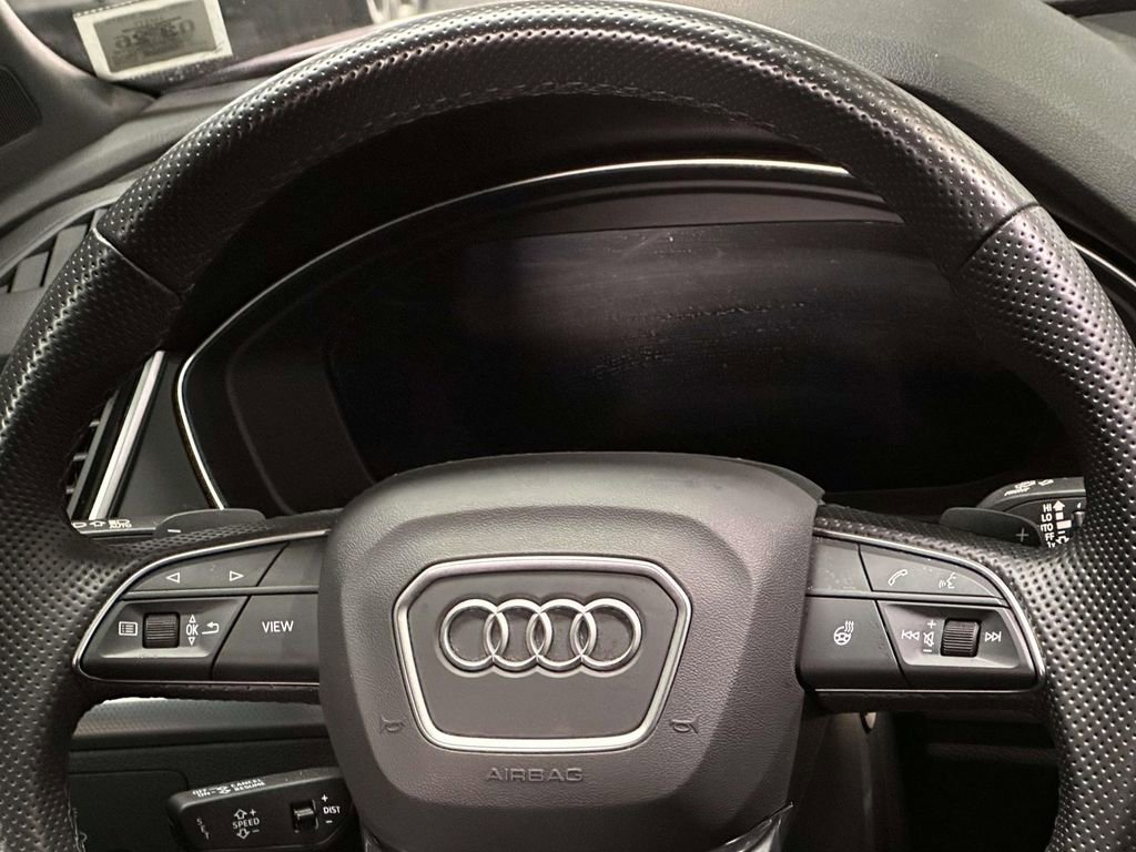 Used 2025 Audi Q5 2.0T Premium Plus w/ Premium Plus Package image 16