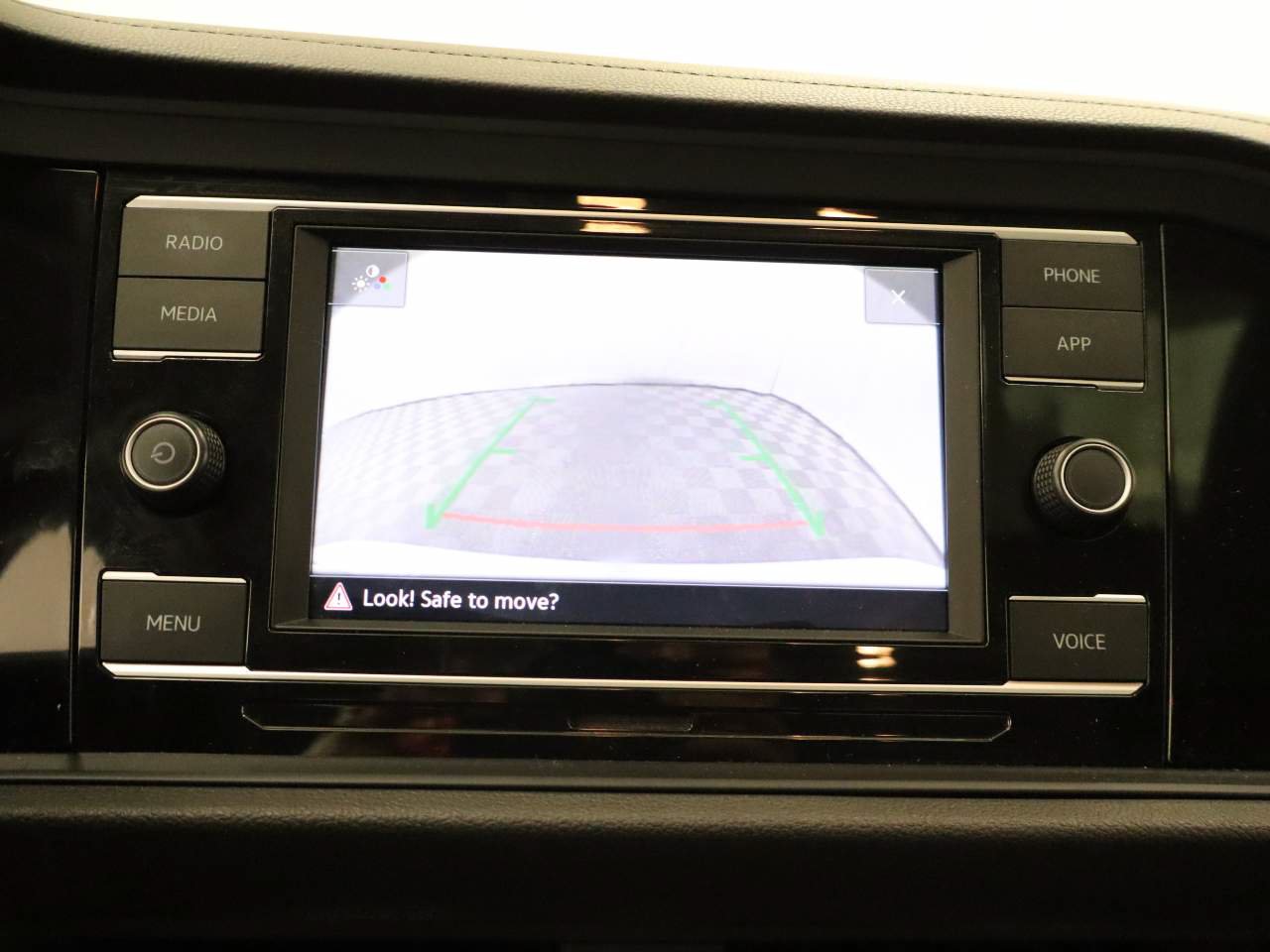 Used 2023 Volkswagen Jetta SE w/ Panoramic Sunroof Package FWD image 10