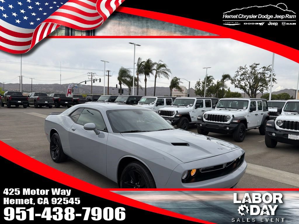 Used 2021 Dodge Challenger SXT RWD image 1
