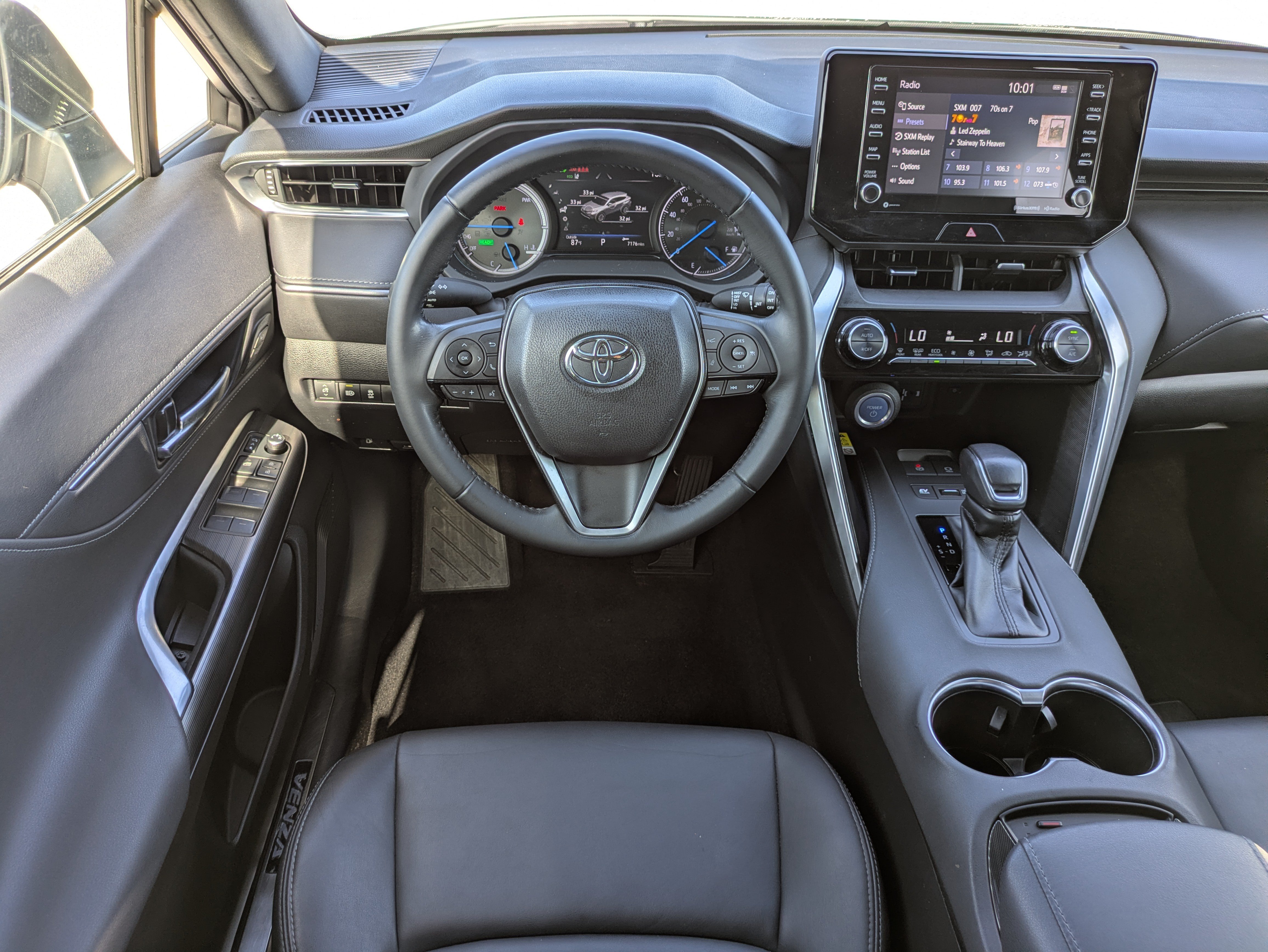 Used 2022 Toyota Venza XLE AWD/4WD image 16