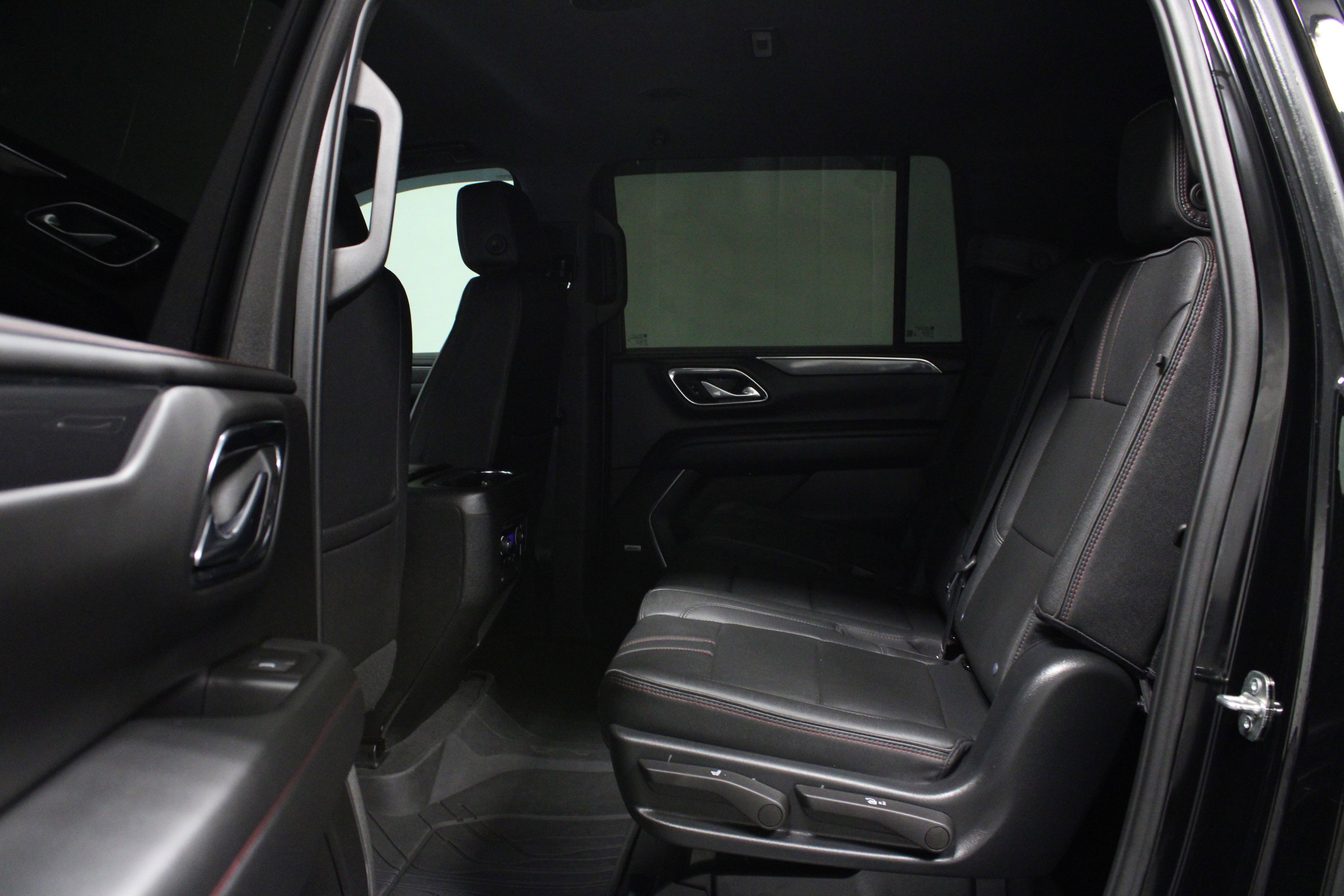 Used 2023 Chevrolet Suburban RST AWD/4WD image 13