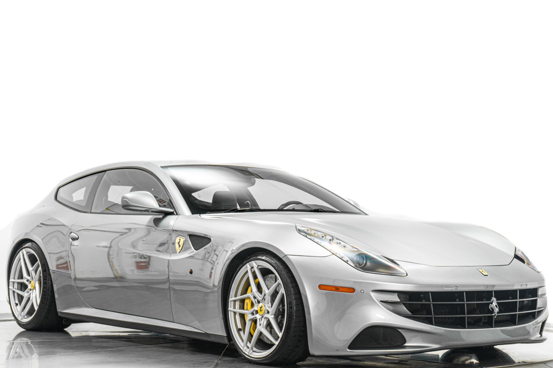 Used 2015 Ferrari FF image 30