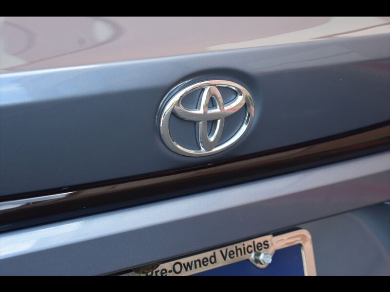 Used 2022 Toyota Corolla LE FWD image 48