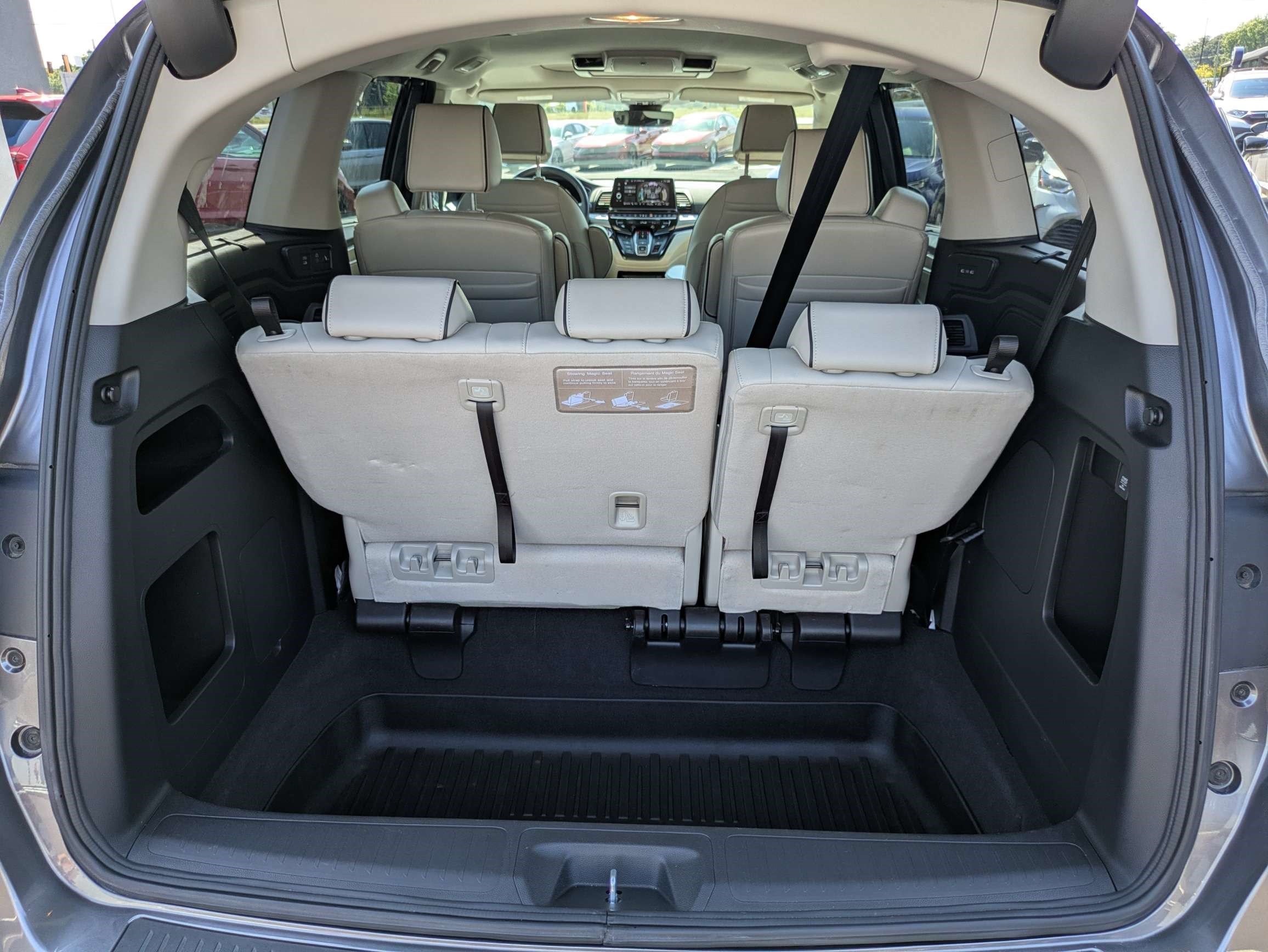Used 2025 Honda Odyssey Touring image 18