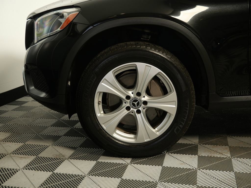 Used 2017 Mercedes-Benz GLC 300 4MATIC image 10