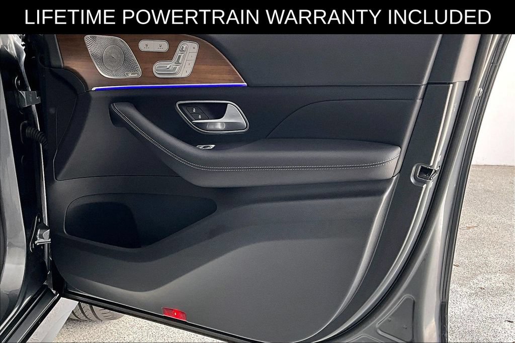 Used 2025 Mercedes-Benz GLS 450 4MATIC w/ AMG Line Exterior image 24