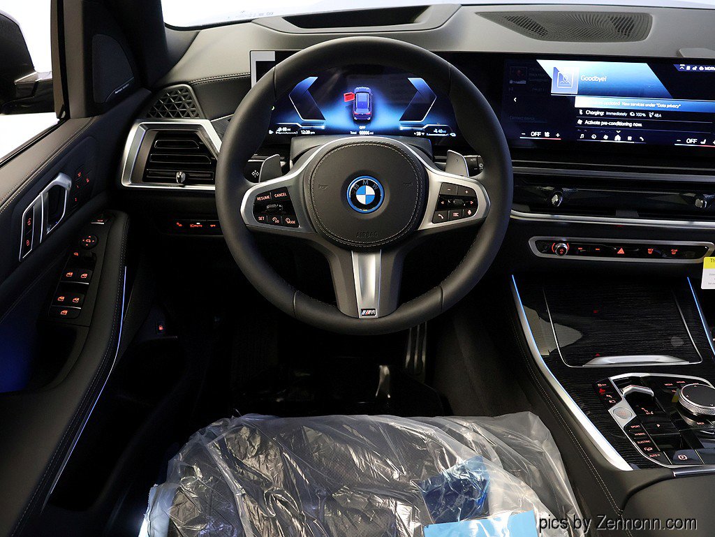 Used 2026 BMW X5 xDrive50e w/ M Sport Package image 16