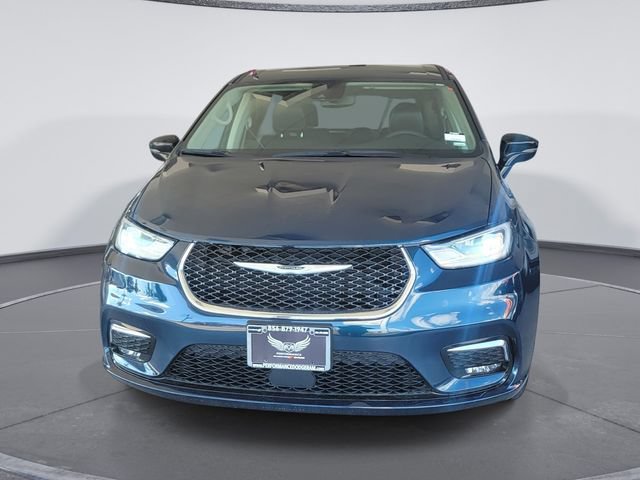 Certified 2024 Chrysler Pacifica Touring-L FWD image 3