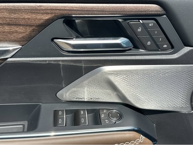 New 2026 GMC Acadia Denali Ultimate w/ LPO, Floor Liner Package AWD/4WD image 34