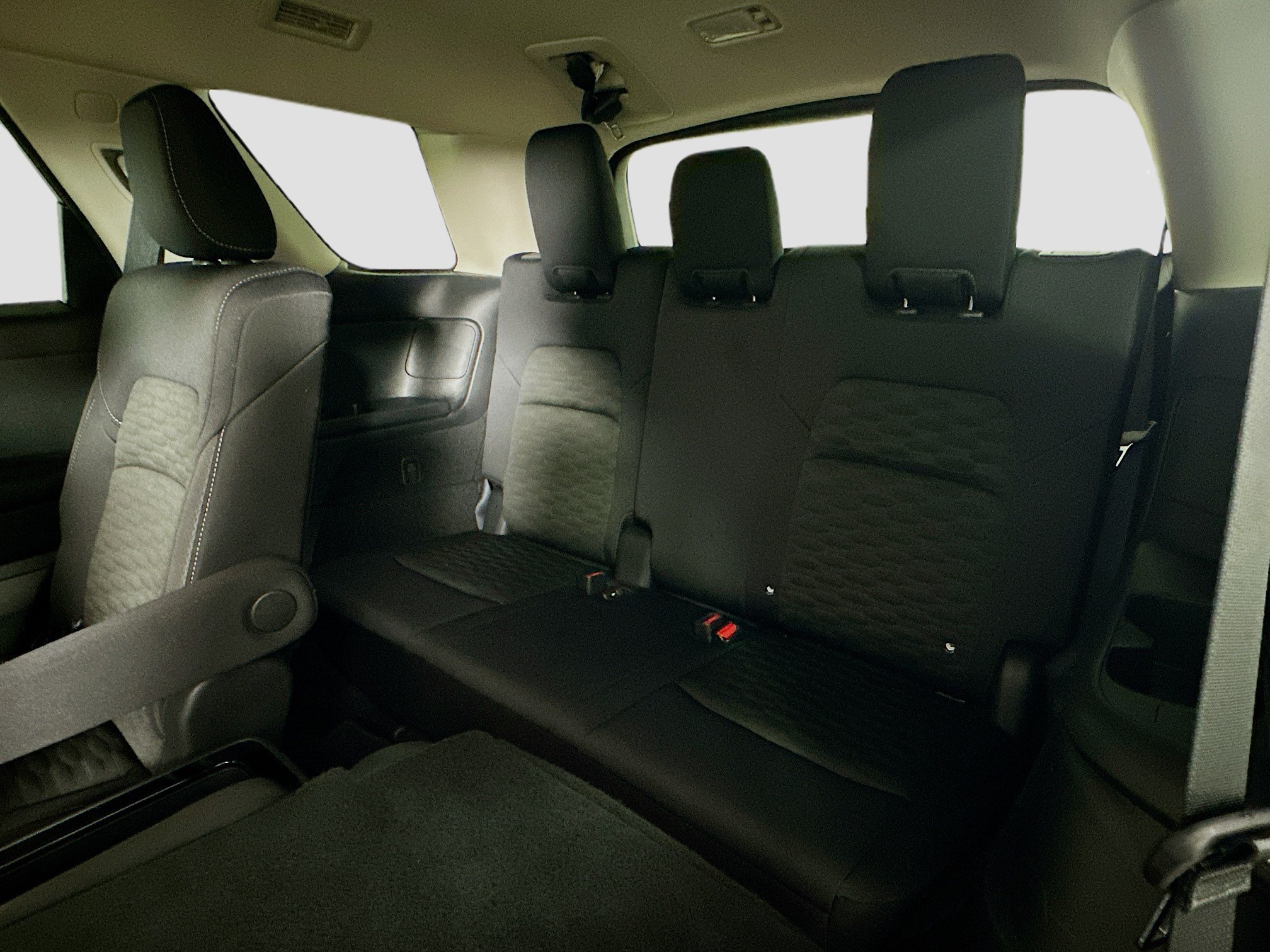 Used 2024 Nissan Pathfinder SV w/ SV Premium Package AWD/4WD image 30