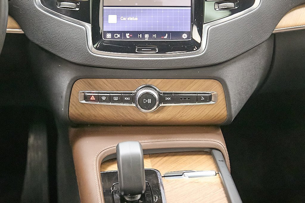 Certified 2023 Volvo XC90 B6 Plus w/ Protection Package Premier image 32