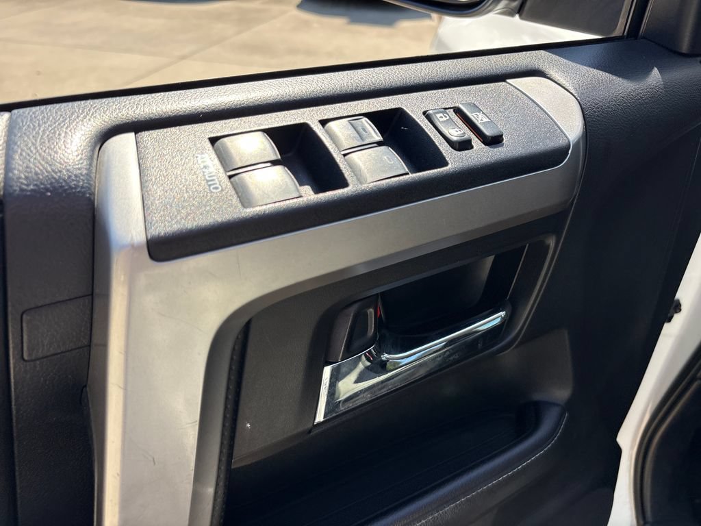 Used 2021 Toyota 4Runner SR5 AWD/4WD image 17