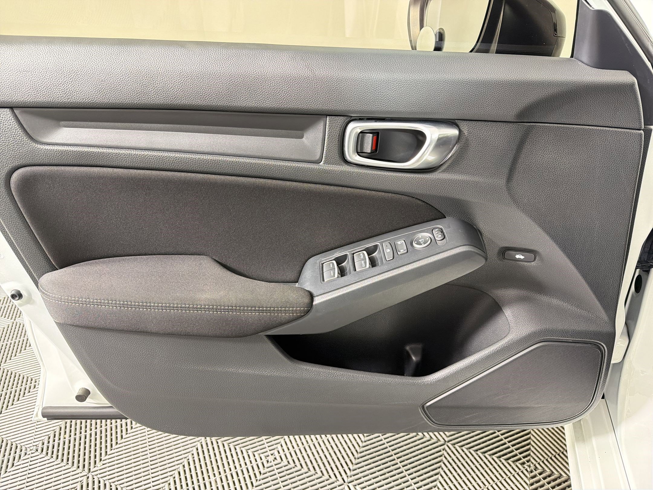 Used 2023 Honda Civic Sport image 9