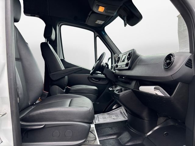 Used 2023 Mercedes-Benz Sprinter 144 Cargo image 15
