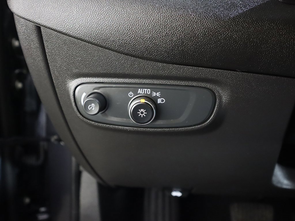 Used 2023 Chevrolet Equinox LT image 37