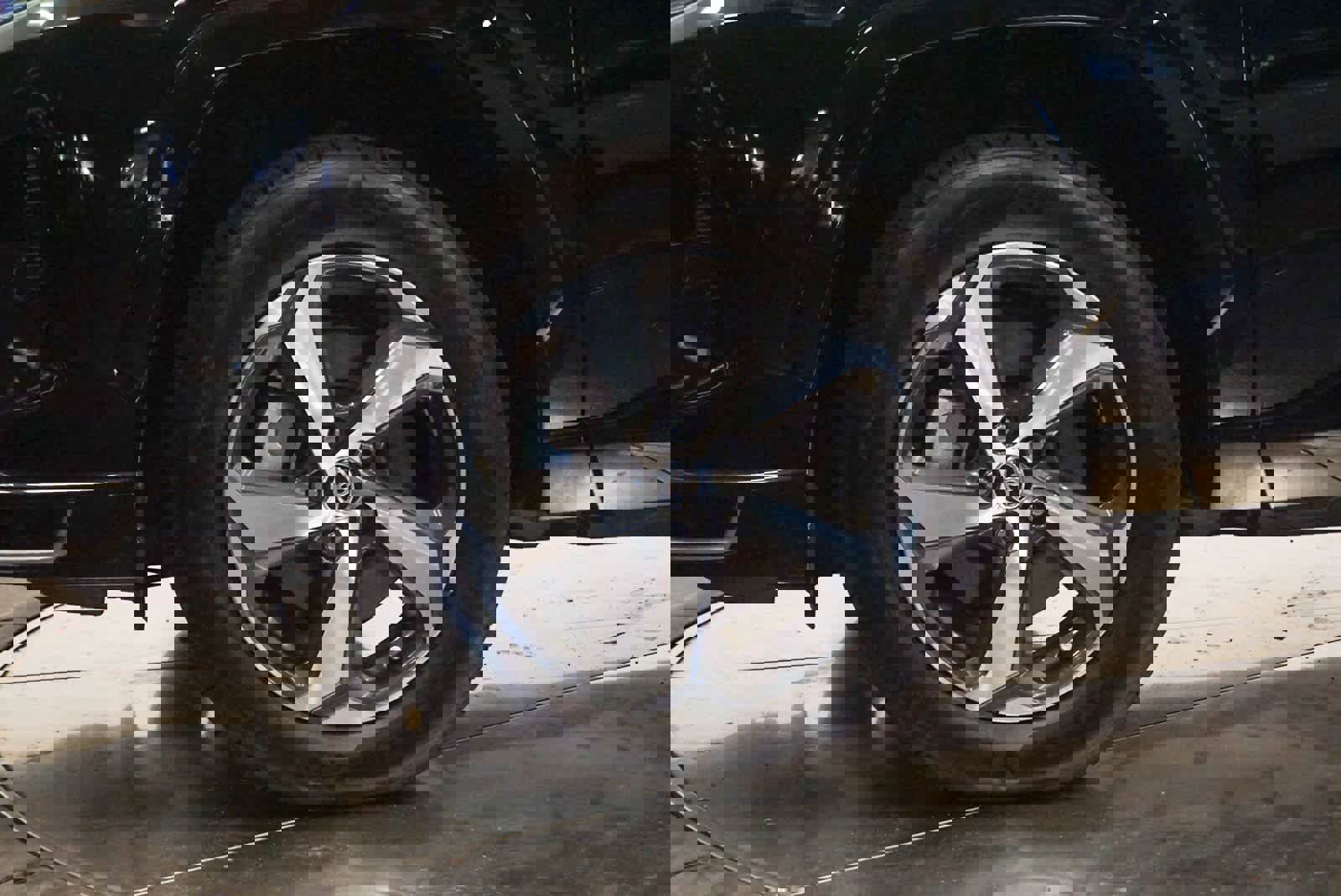 Used 2024 Toyota RAV4 SE image 9