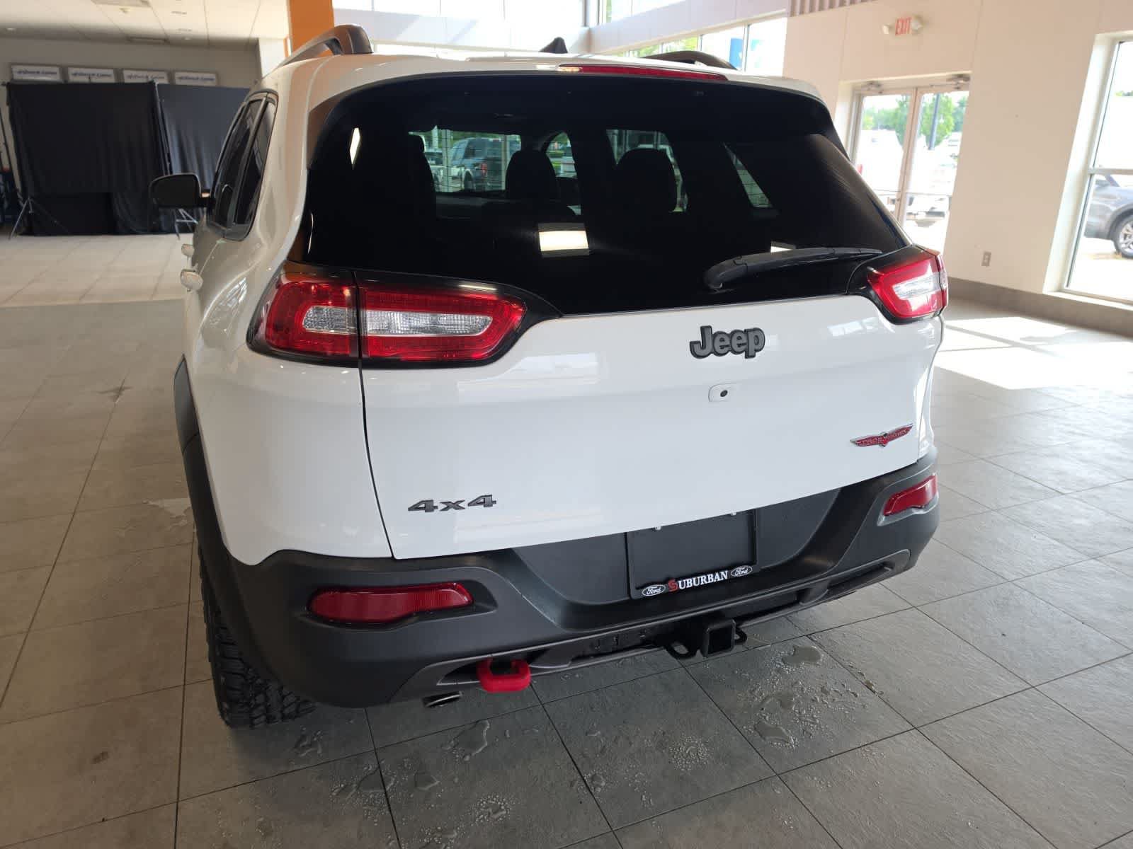 Used 2016 Jeep Cherokee Trailhawk w/ Cold Weather Group AWD/4WD image 10