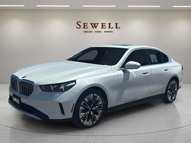 Certified 2025 BMW 530i xDrive AWD/4WD image 1