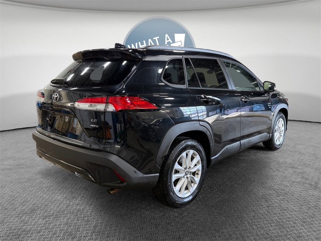 Used 2022 Toyota Corolla Cross LE image 3