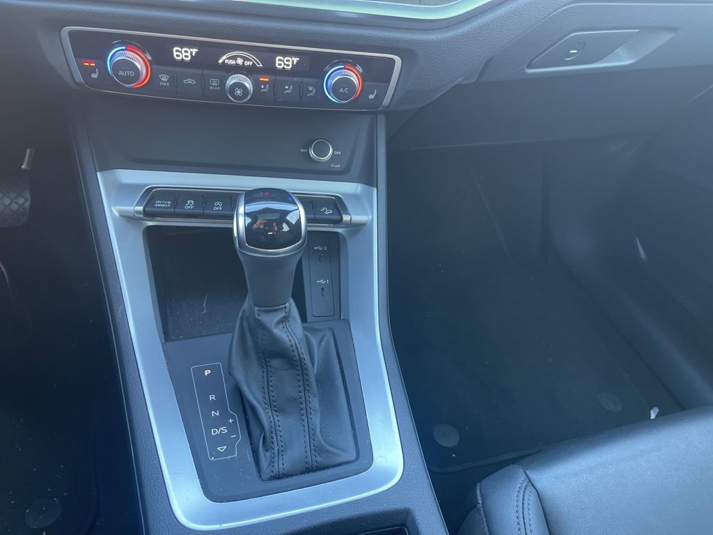 Used 2025 Audi Q3 2.0T Premium image 14