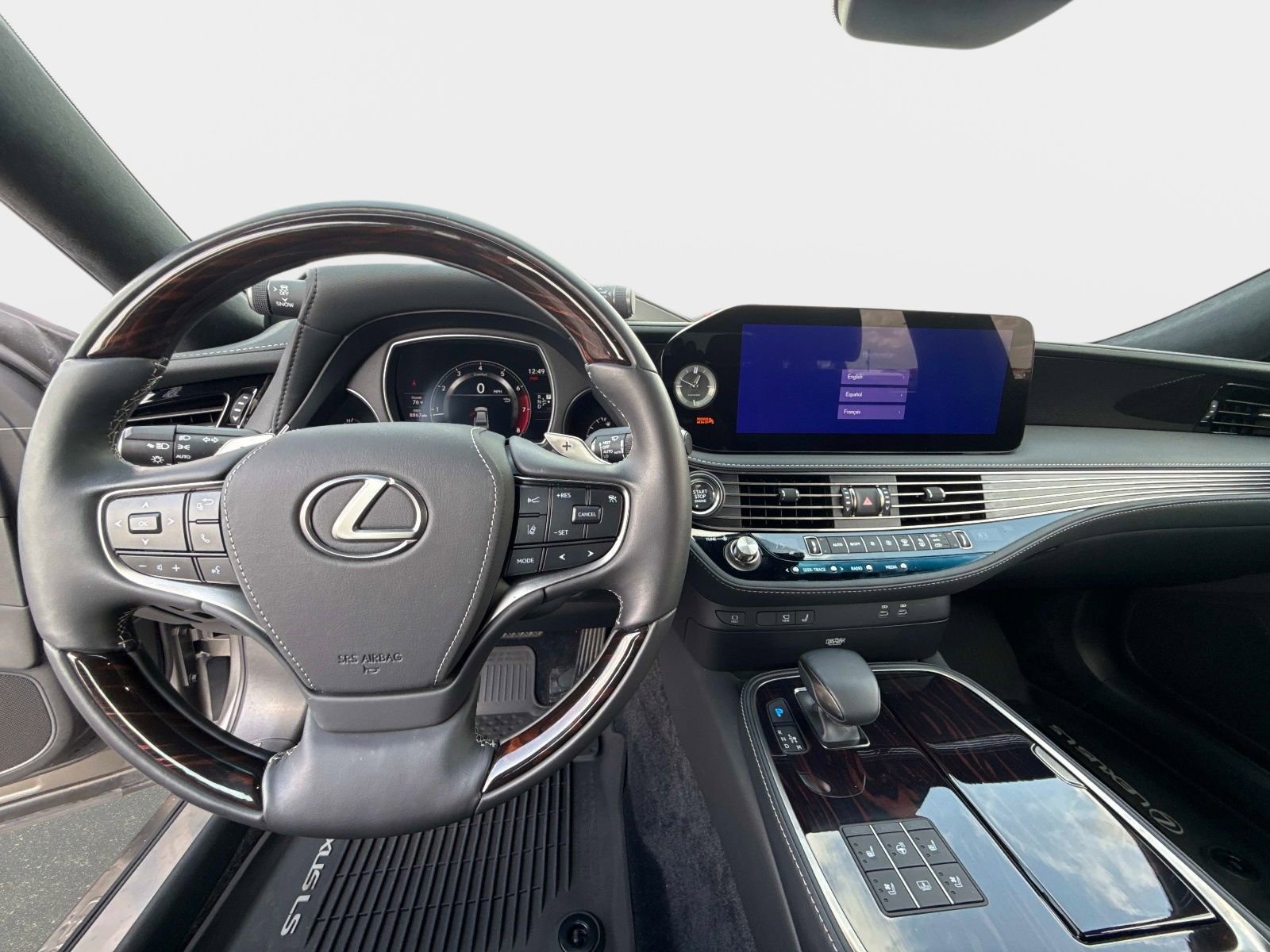 Used 2023 Lexus LS 500 w/ Interior Upgrade Package image 28