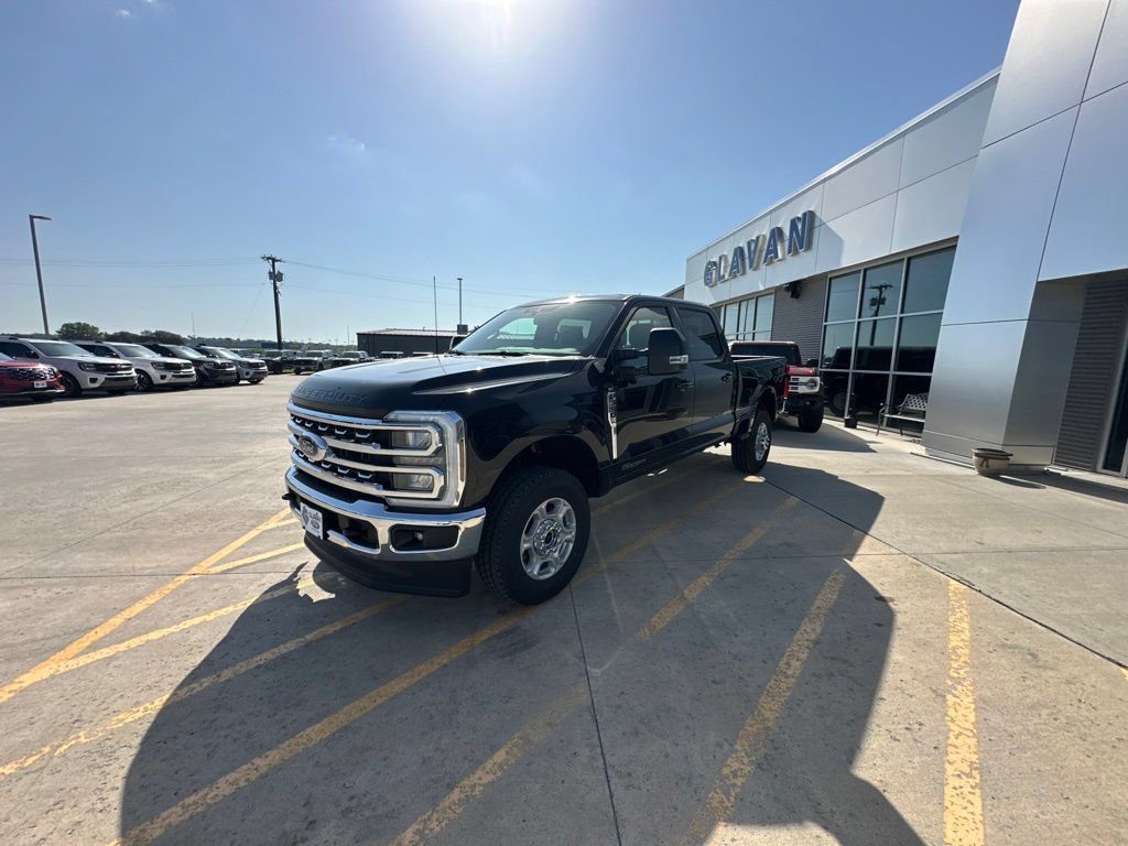 New 2026 Ford F350 XLT w/ XLT Premium Package AWD/4WD image 3