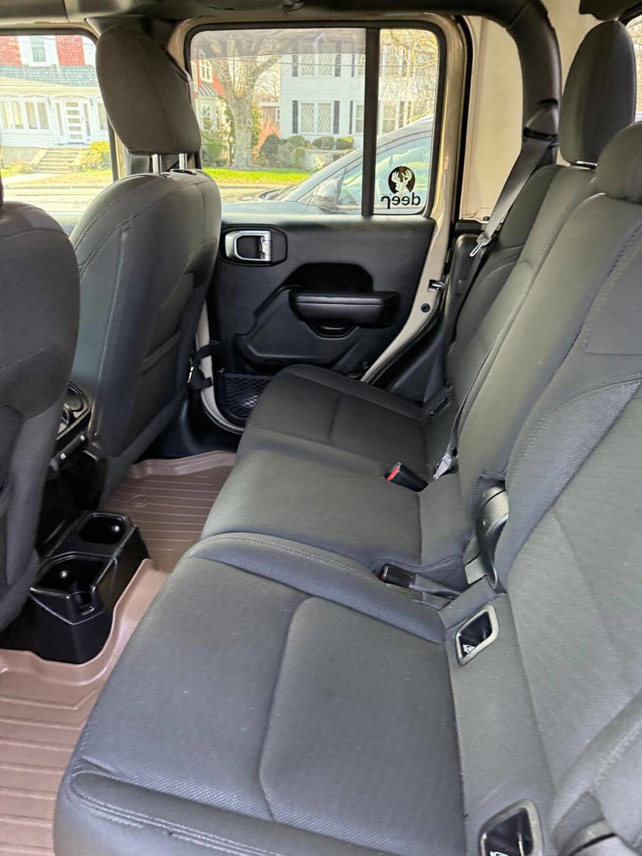 Used 2020 Jeep Gladiator Sport w/ Quick Order Package 24S image 26