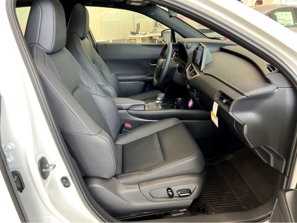 New 2026 Lexus UX 300h AWD image 30