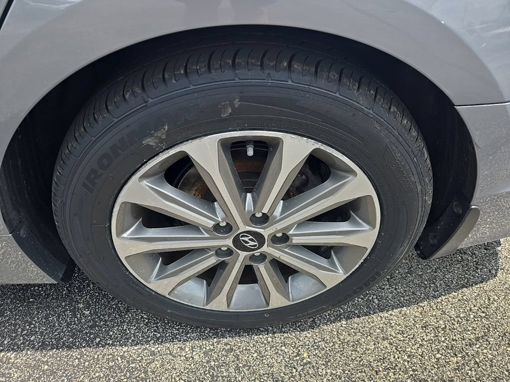 Used 2017 Hyundai Sonata Limited w/ Cargo Package FWD image 15