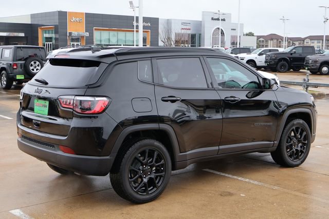 Used 2024 Jeep Compass Latitude w/ Altitude Special Edition image 7