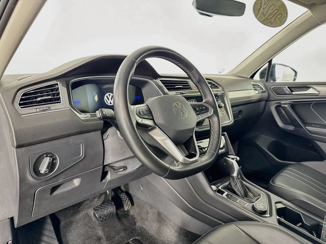 Used 2024 Volkswagen Tiguan SE AWD/4WD image 9