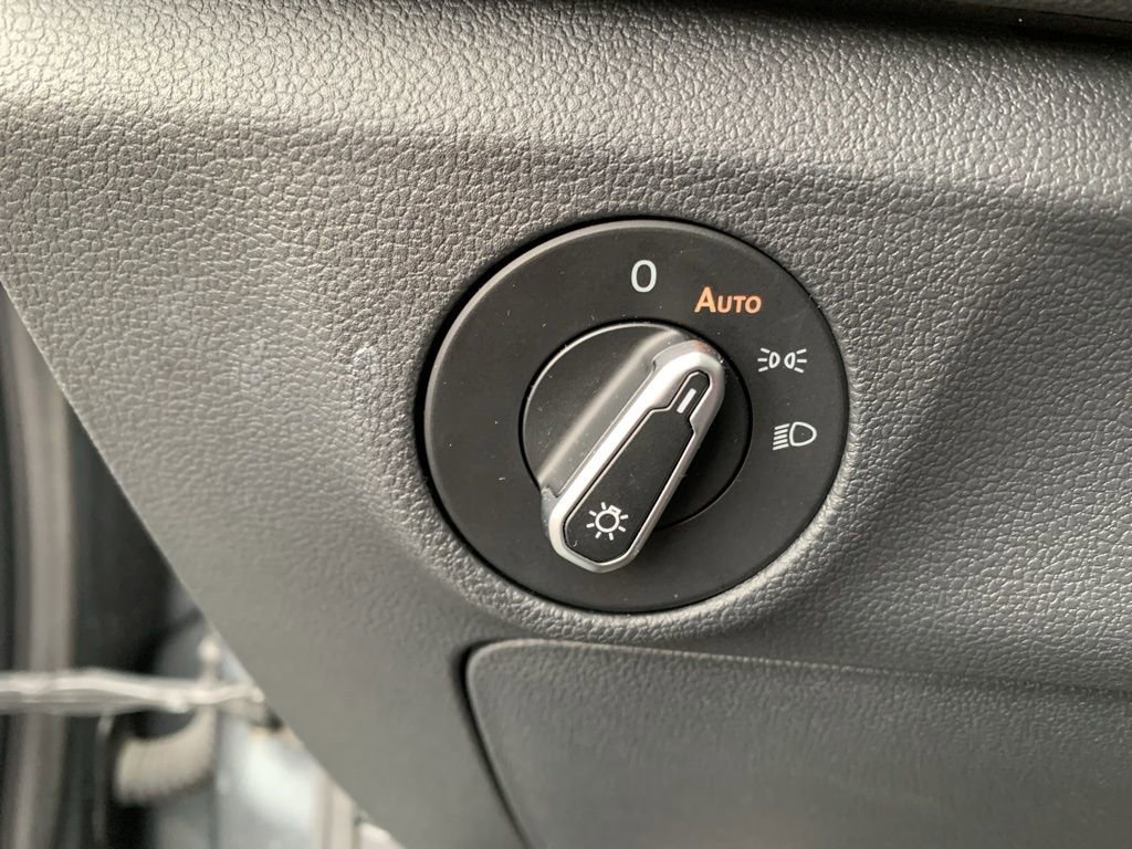 Used 2025 Volkswagen Jetta Sport image 20